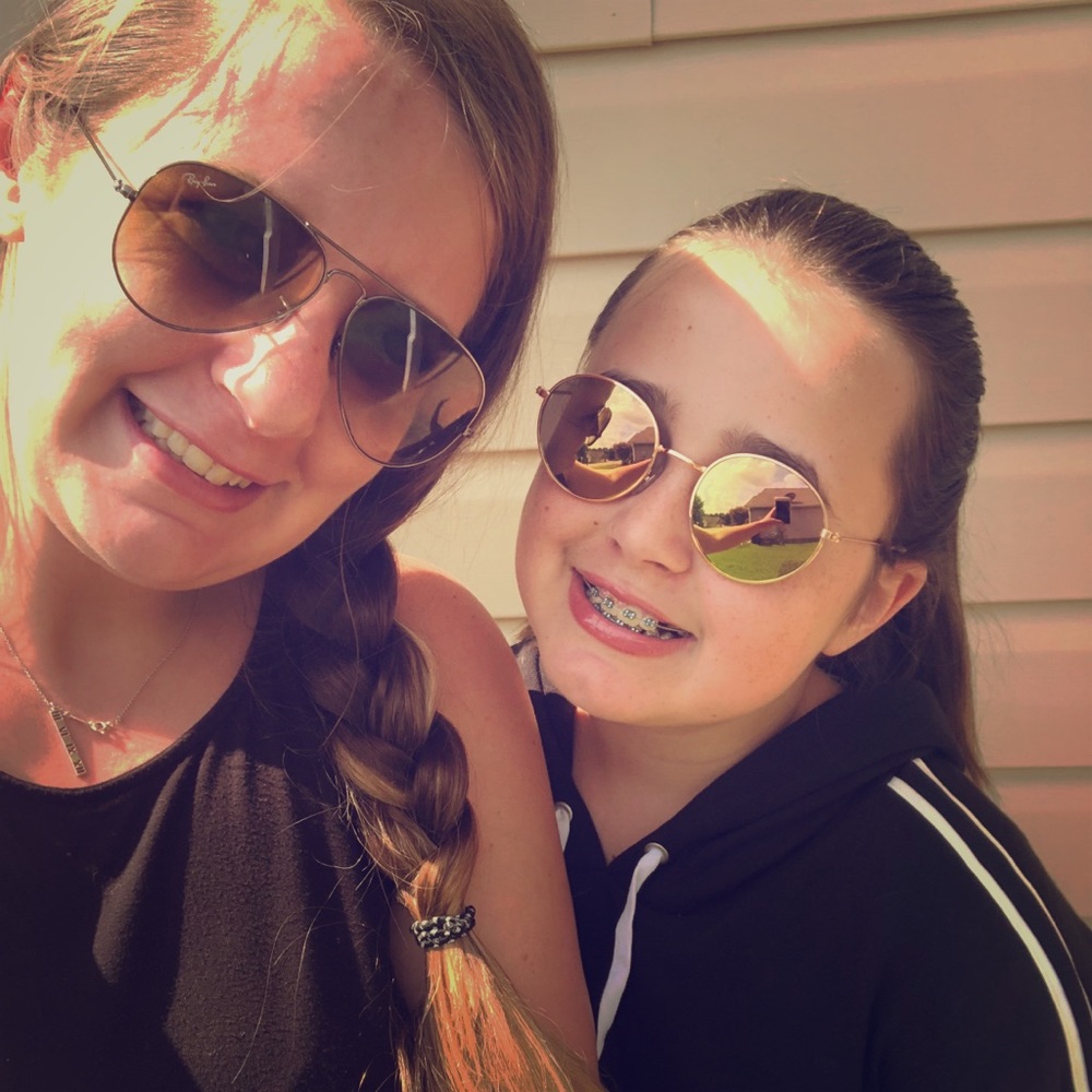 Meet your Posher, Ava